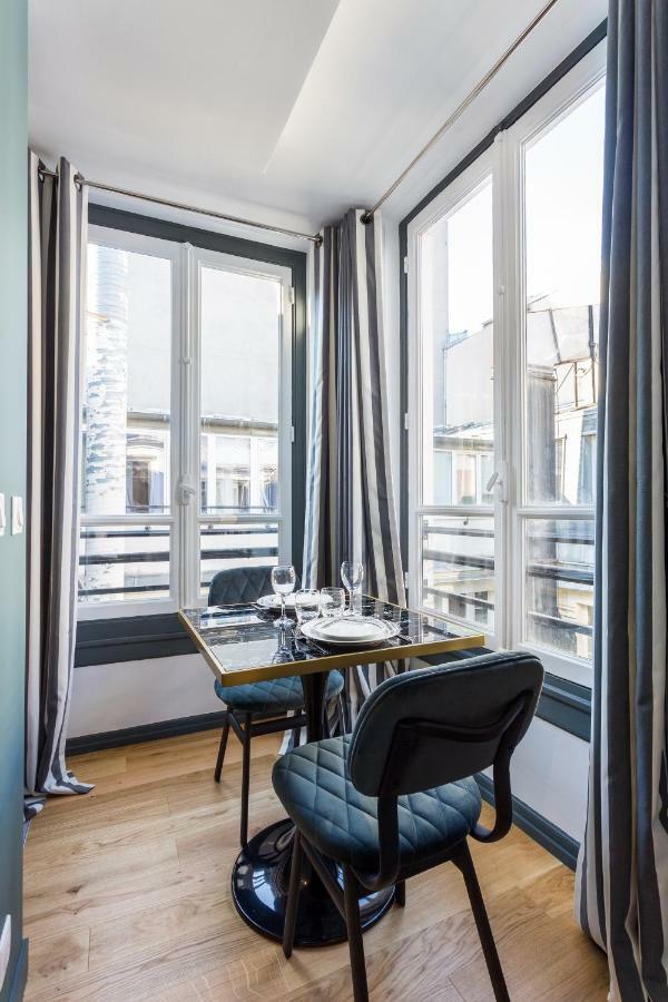 Appartamento CMG Champs Elysées - Boetie 4DD Parigi Esterno foto
